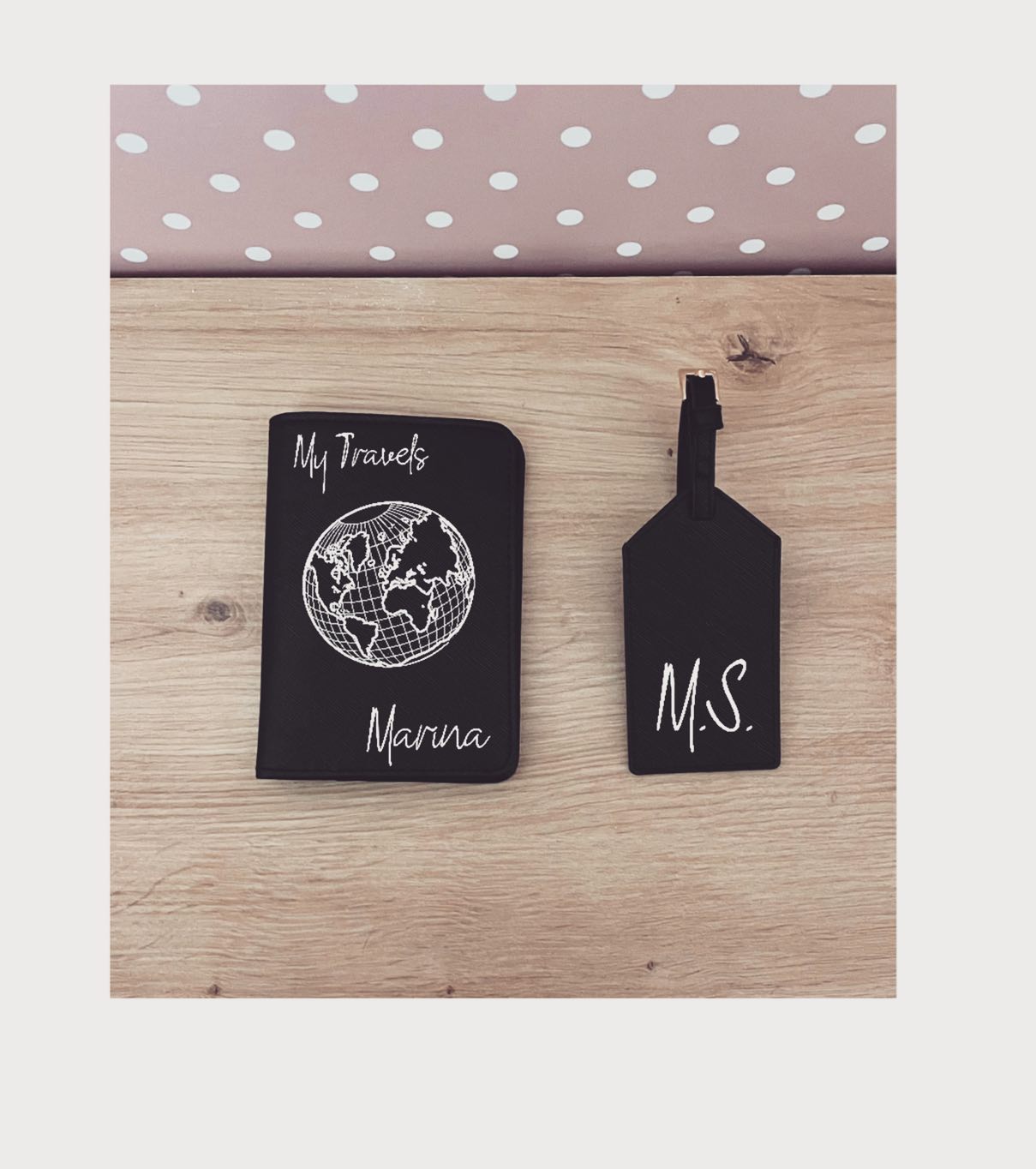 Porta-passaporto e tag per valigia personalizzato