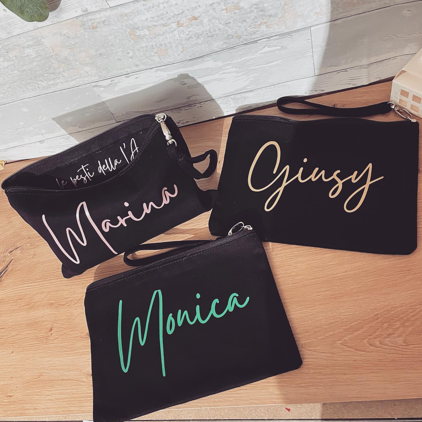 Pochette con braccialetto da polso personalizzata